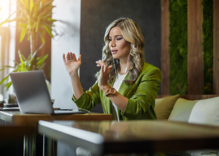 Ein Experte sollte zur Arbeitszeit immer ansprechbar sein, auch wenn die Person im Homeoffice ist.